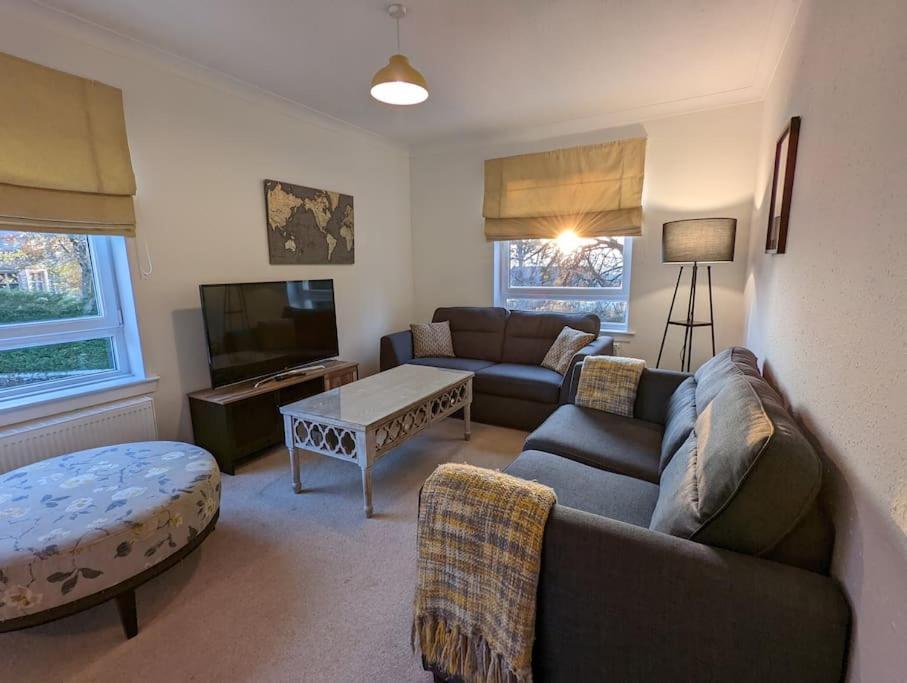 Two Bedroom Flat In Bridge Of Allan, Stirling Eksteriør billede