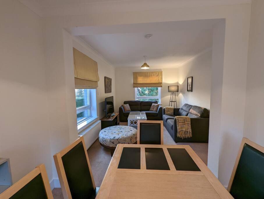 Two Bedroom Flat In Bridge Of Allan, Stirling Eksteriør billede